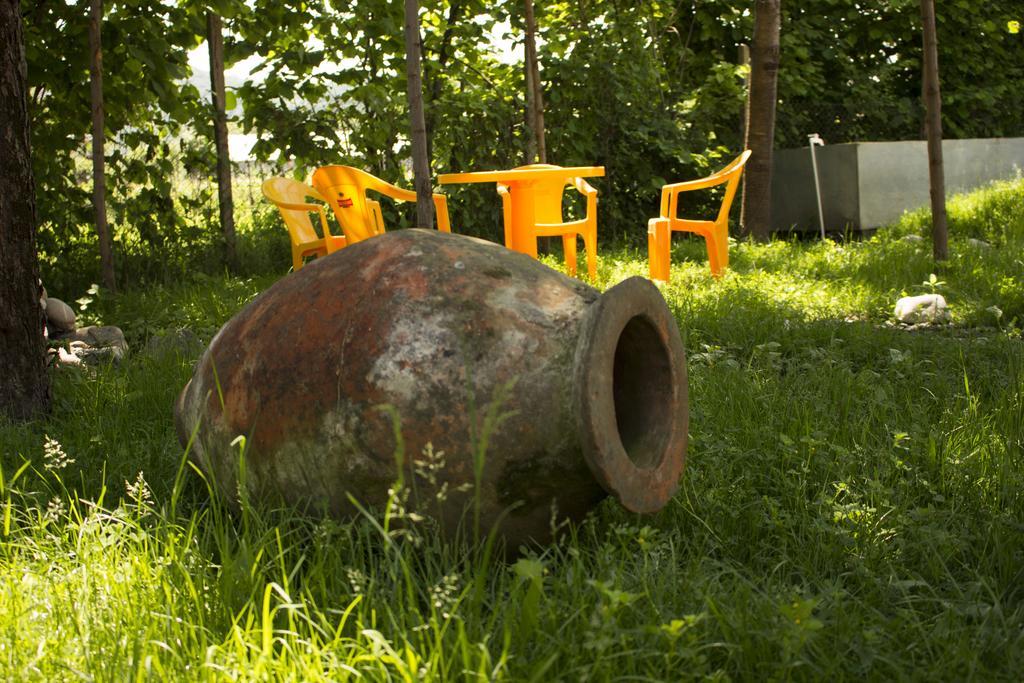 Nona Guest House Shilda Exterior foto