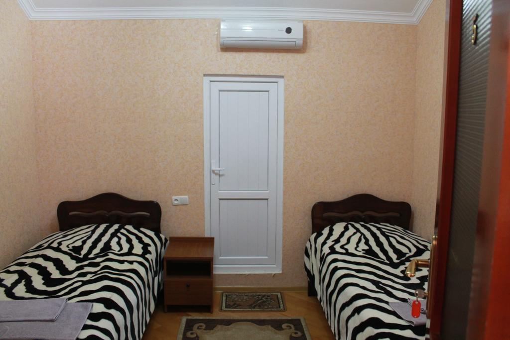 Nona Guest House Shilda Exterior foto